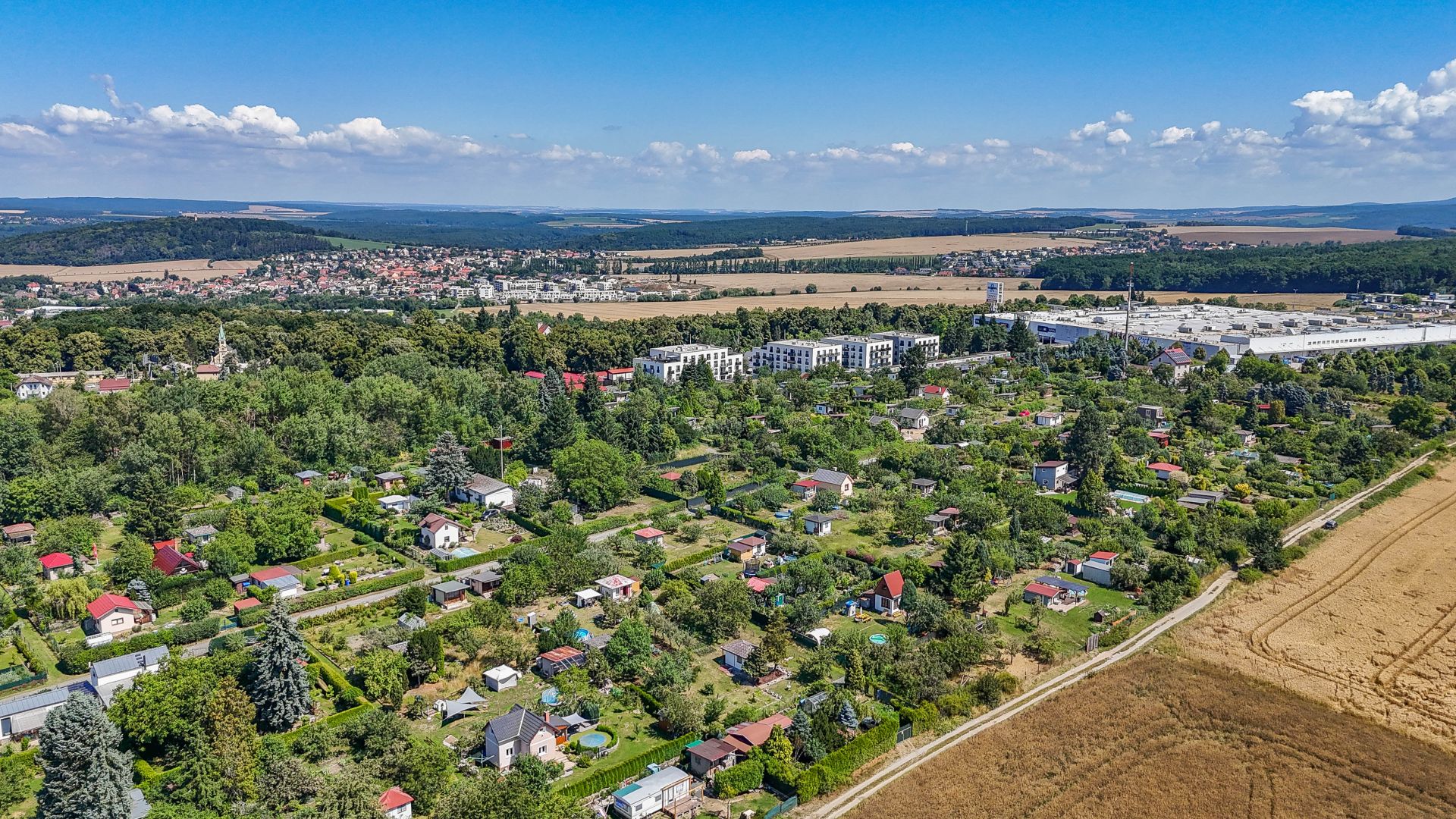 Prodej pozemku v zahrádkářské kolonii